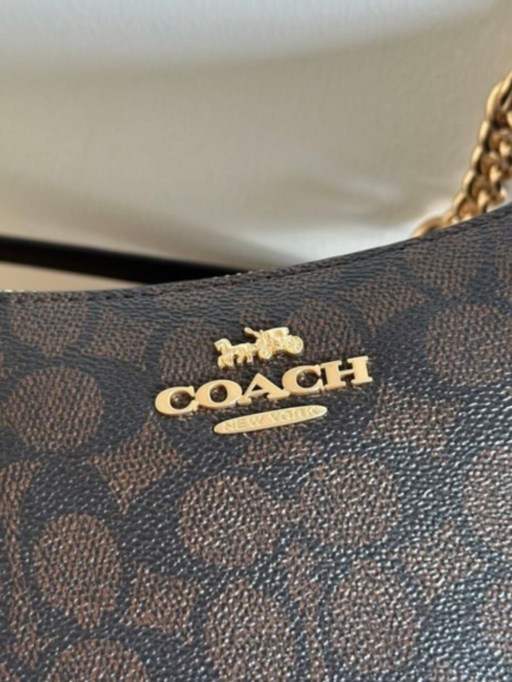 coach Teri Shoulder Bag In Signature Canvas - Picture 4 of 7